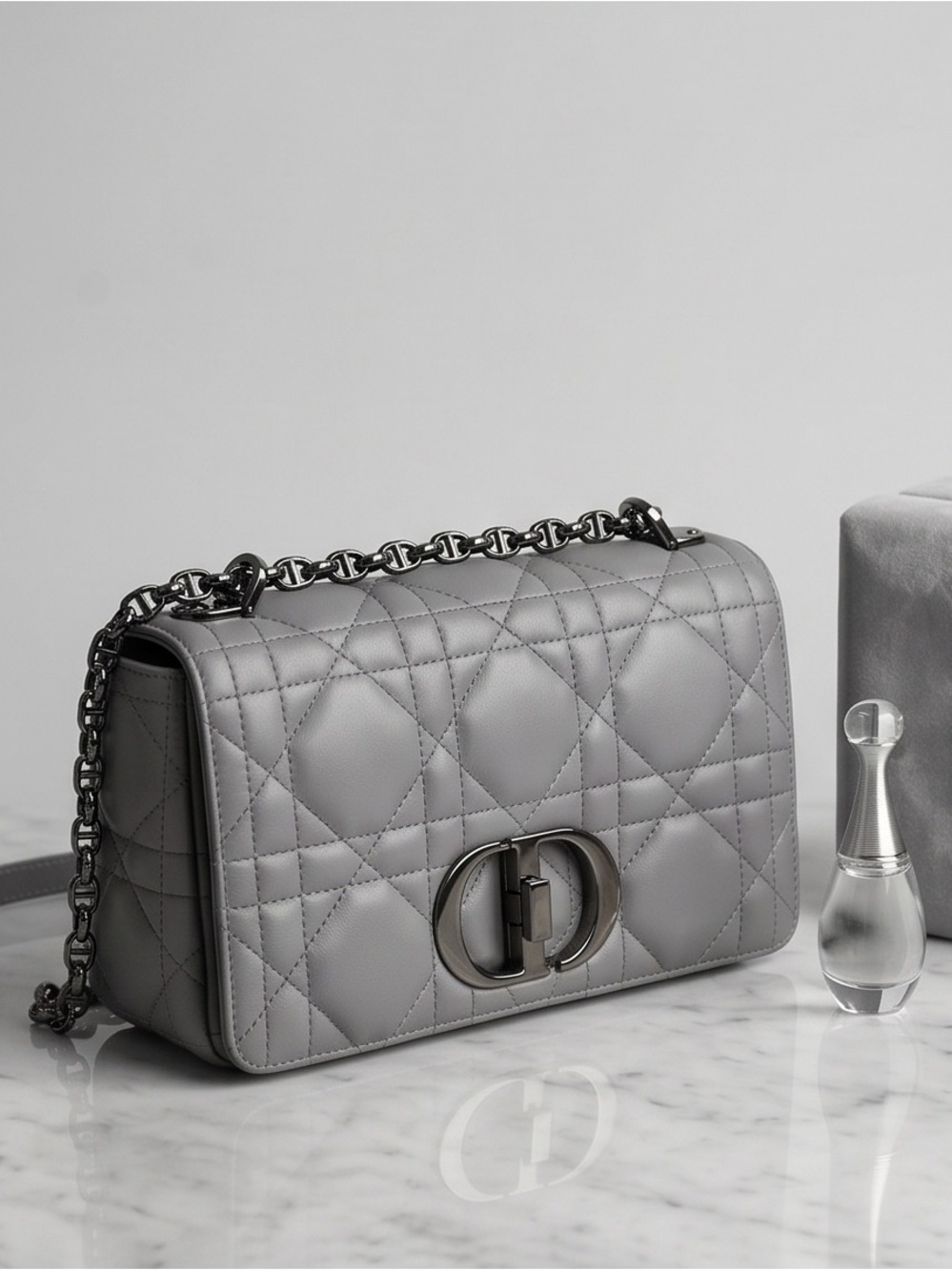 CHRISTIAN DIOR
Caro Bag Macrocannage Calfskin Grey
